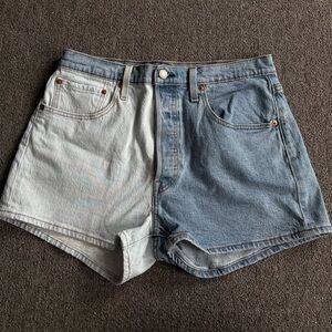 Two-Tone Levi’s Denim Women Shorts
